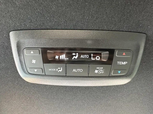 ステップワゴン(ホンダ)e・HEVスパーダ 7人登録済未使用車 9