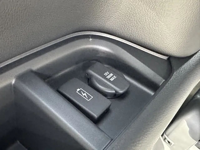 ステップワゴン(ホンダ)e・HEVスパーダ 7人登録済未使用車 16