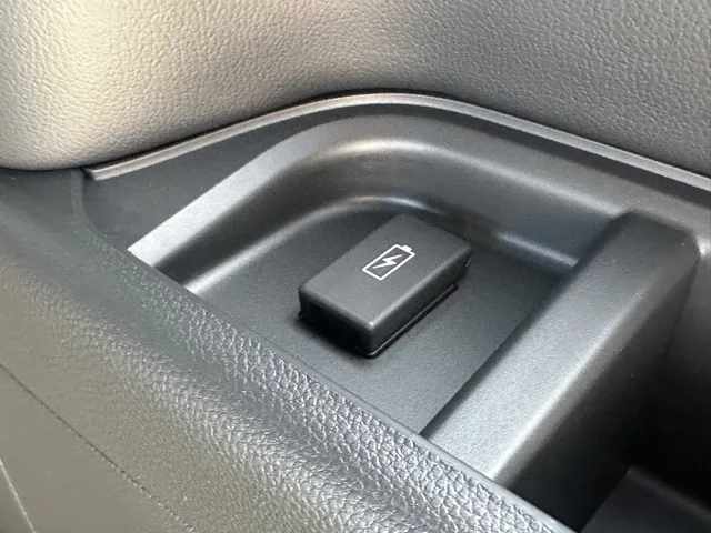 ステップワゴン(ホンダ)e・HEVスパーダ 7人登録済未使用車 17