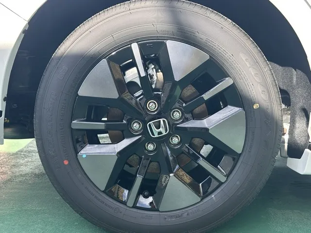 ステップワゴン(ホンダ)e・HEVスパーダ 7人登録済未使用車 20