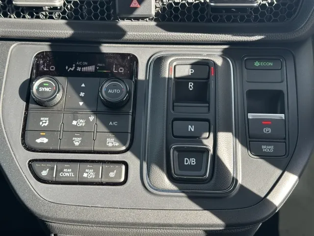 ステップワゴン(ホンダ)e・HEVスパーダ 7人登録済未使用車 23