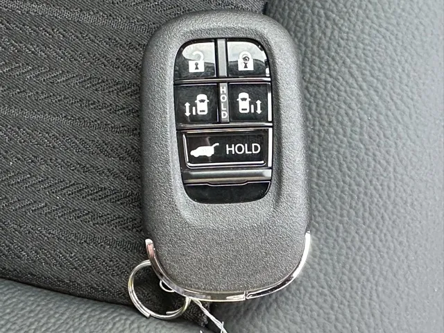 ステップワゴン(ホンダ)e・HEVスパーダ 7人登録済未使用車 28