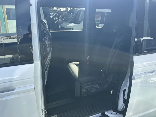 ステップワゴン(ホンダ)e・HEVスパーダ 7人登録済未使用車 4