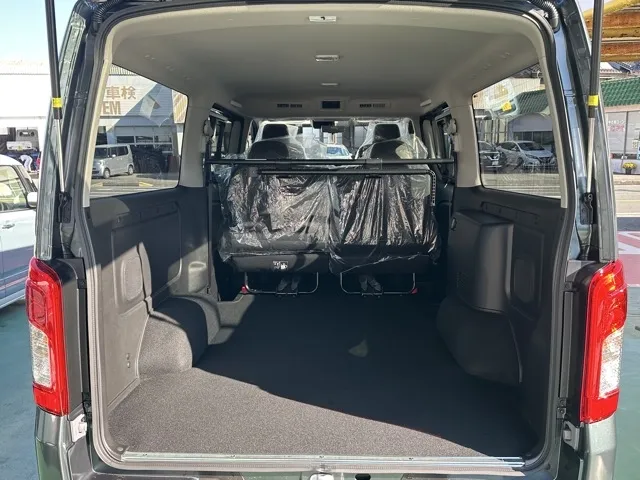キャラバン(ニッサン)ディーゼル ロングGRANDプレミアムGX 4WD登録済未使用車 9