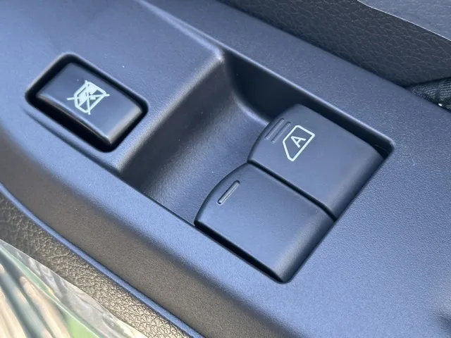 キャラバン(ニッサン)ディーゼル ロングGRANDプレミアムGX 4WD登録済未使用車 13