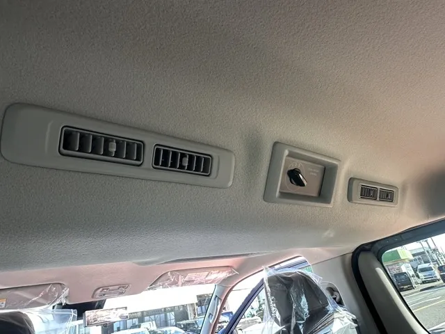 キャラバン(ニッサン)ディーゼル ロングGRANDプレミアムGX 4WD登録済未使用車 25