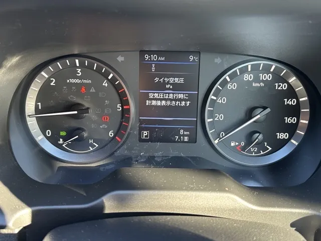 キャラバン(ニッサン)ディーゼル ロングGRANDプレミアムGX 4WD登録済未使用車 26