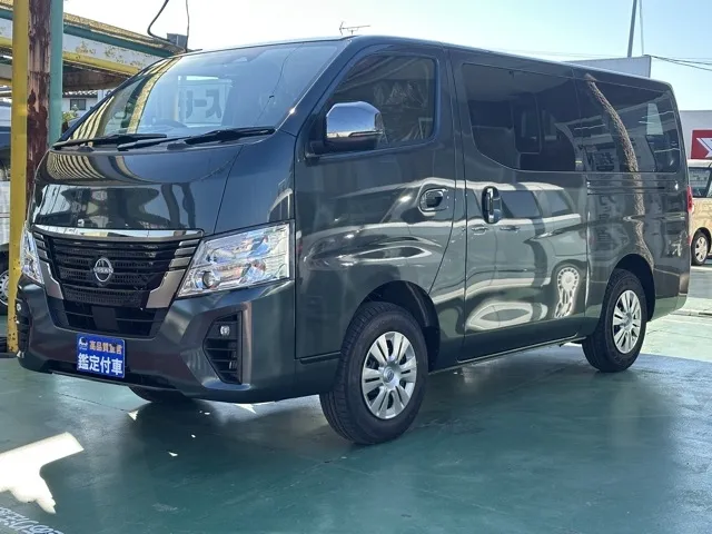 キャラバン(ニッサン)ディーゼル ロングGRANDプレミアムGX 4WD登録済未使用車 1