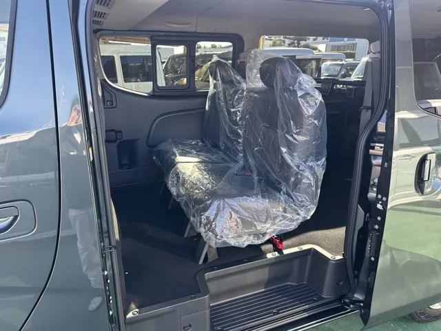 キャラバン(ニッサン)ディーゼル ロングGRANDプレミアムGX 4WD登録済未使用車 4