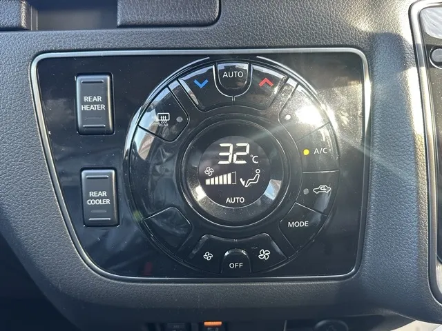 キャラバン(ニッサン)ディーゼル ロングGRANDプレミアムGX 4WD登録済未使用車 18