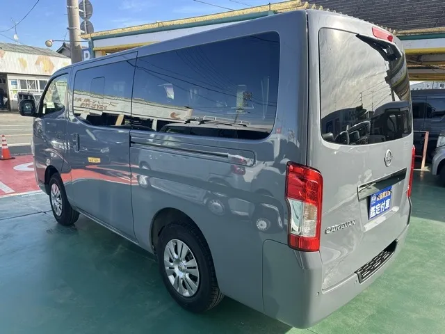 キャラバン(ニッサン)ディーゼル ロングGRANDプレミアムGX 4WD登録済未使用車 2