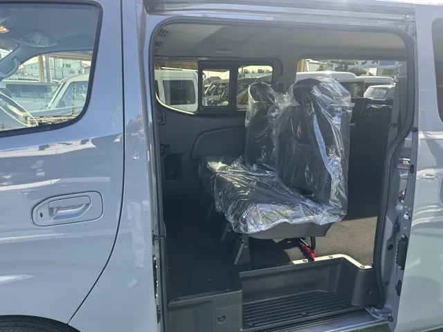 キャラバン(ニッサン)ディーゼル ロングGRANDプレミアムGX 4WD登録済未使用車 4