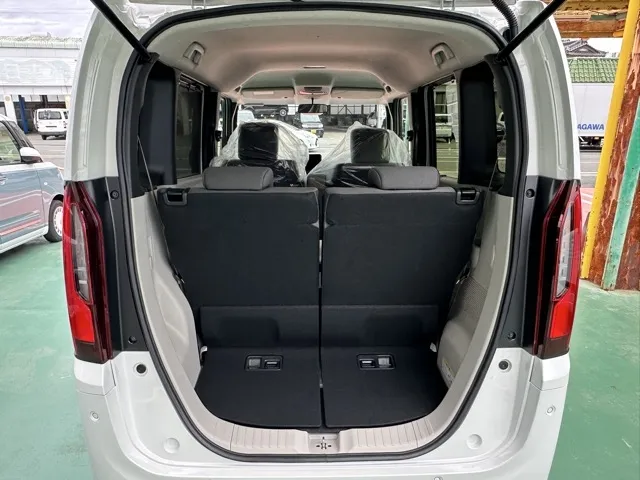 N-BOX(ホンダ)N-BOX コンフォートＰ届出済未使用車 11