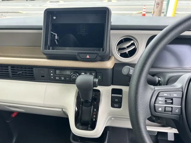 N-BOX(ホンダ)N-BOX コンフォートＰ届出済未使用車 18