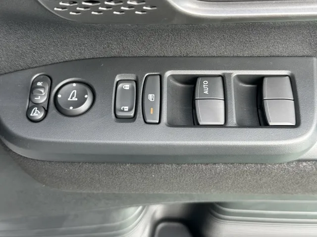 N-BOX(ホンダ)N-BOXカスタムターボ届出済未使用車 12