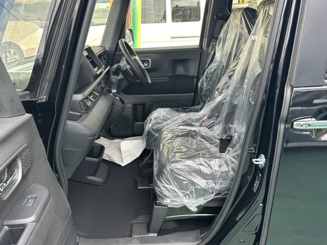 N-BOX(ホンダ)N-BOXカスタムターボ届出済未使用車 3