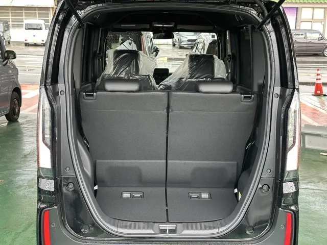 N-BOX(ホンダ)N-BOXカスタムターボ届出済未使用車 9