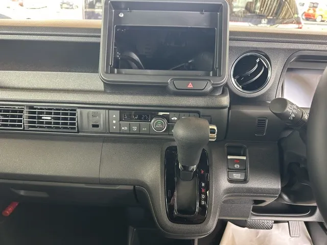 N-BOX(ホンダ)N-BOXカスタムターボ届出済未使用車 18