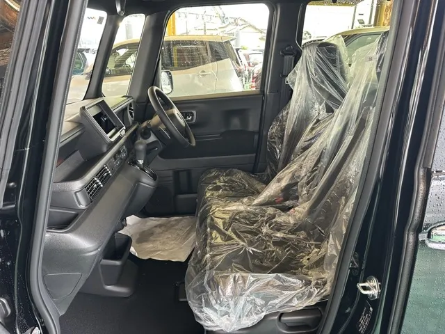 N-BOX(ホンダ)N-BOXカスタムターボ届出済未使用車 3