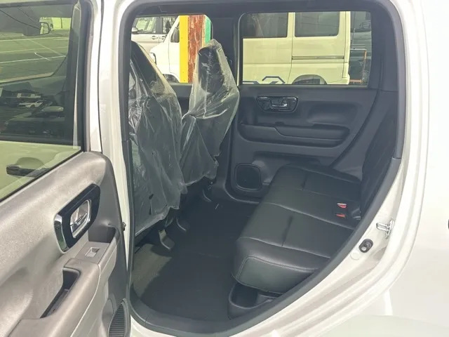 N-WGN(ホンダ)カスタムLターボ ブラックスタイル届出済未使用車 4