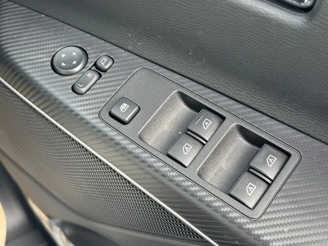 デリカD:5(三菱)Ｐ 7人 ナビ取付PKGⅡ オートステップ付レンタ登録済未使用車 15