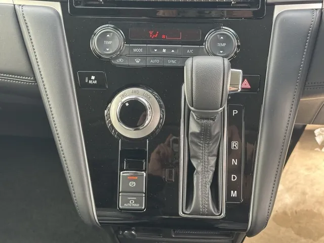 デリカD:5(三菱)Ｐ 7人 ナビ取付PKGⅡ オートステップ付レンタ登録済未使用車 18