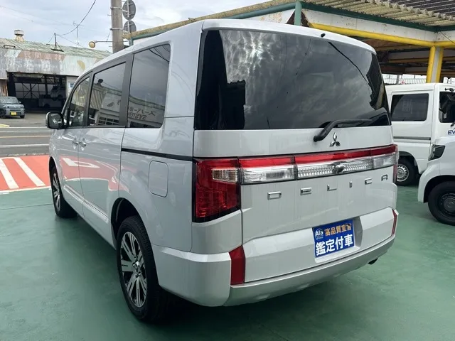 デリカD:5(三菱)Ｐ 7人 ナビ取付PKGⅡ オートステップ付レンタ登録済未使用車 2