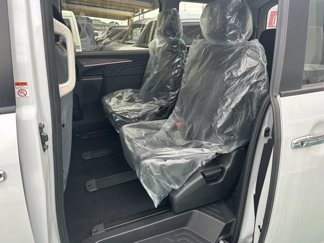 デリカD:5(三菱)Ｐ 7人 ナビ取付PKGⅡ オートステップ付レンタ登録済未使用車 4