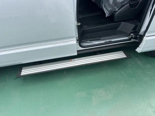 デリカD:5(三菱)Ｐ 7人 ナビ取付PKGⅡ オートステップ付レンタ登録済未使用車 5