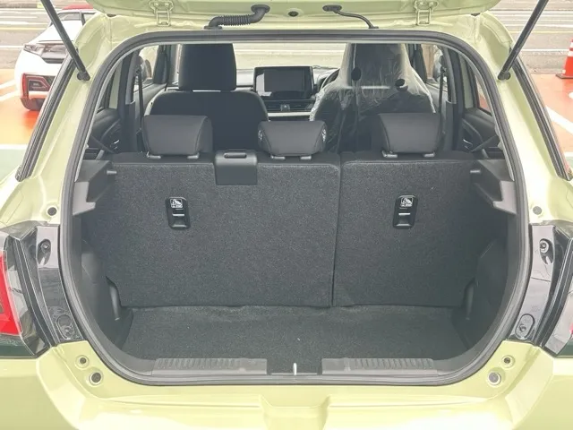 スイフト(スズキ)XG登録済未使用車 7