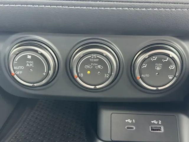 フェアレディZ(ニッサン)バージョンST AT登録済未使用車 16