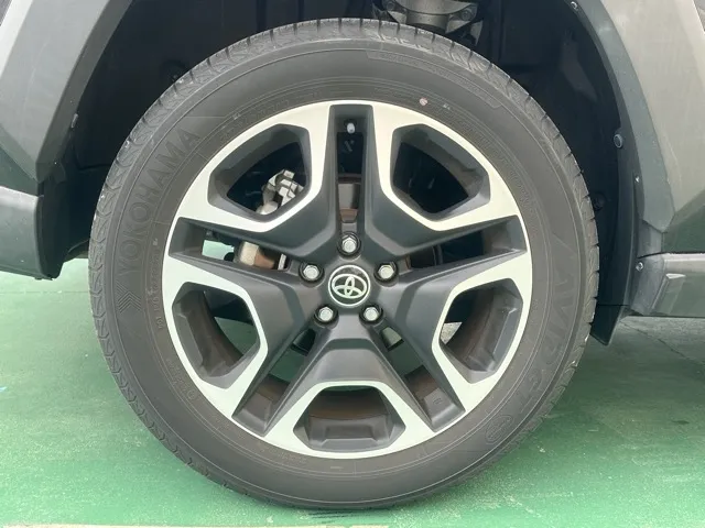 ＲＡＶ４(トヨタ)アドベンチャー4WD中古車 11