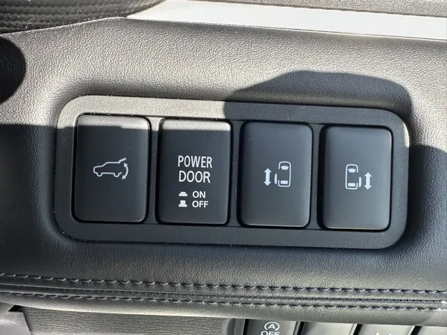 デリカD:5(三菱)Ｐ 8人 ナビ取付PKGⅡレンタＵＰ 13