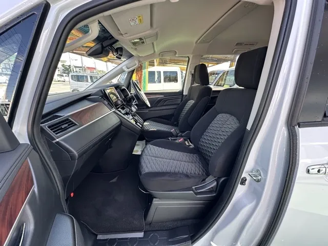 デリカD:5(三菱)Ｐ 8人 ナビ取付PKGⅡレンタＵＰ 3