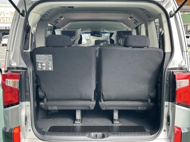 デリカD:5(三菱)Ｐ 8人 ナビ取付PKGⅡ オートステップ付レンタ登録済未使用車 9