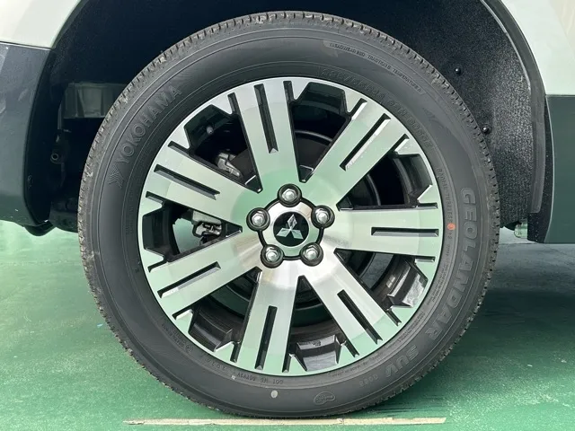 デリカD:5(三菱)Ｐ 8人 ナビ取付PKGⅡ オートステップ付レンタ登録済未使用車 13