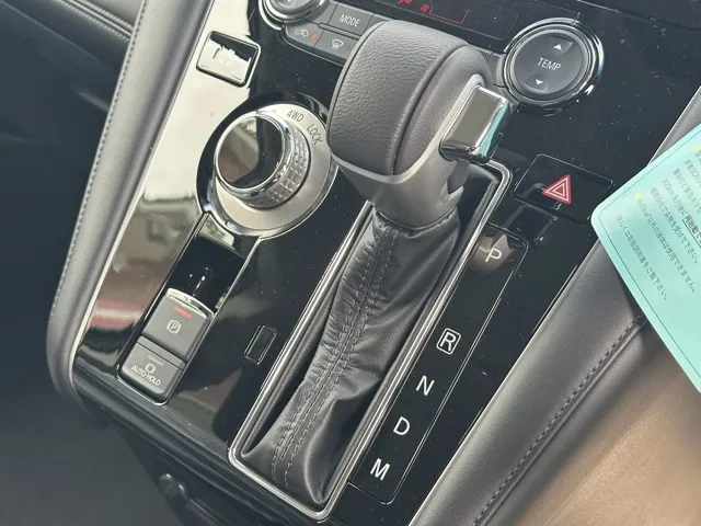 デリカD:5(三菱)Ｐ 8人 ナビ取付PKGⅡ オートステップ付レンタ登録済未使用車 20