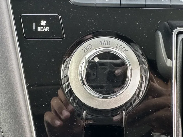 デリカD:5(三菱)Ｐ 8人 ナビ取付PKGⅡ オートステップ付レンタ登録済未使用車 21