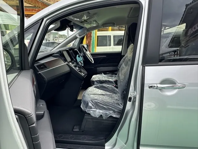 デリカD:5(三菱)Ｐ 8人 ナビ取付PKGⅡ オートステップ付レンタ登録済未使用車 3