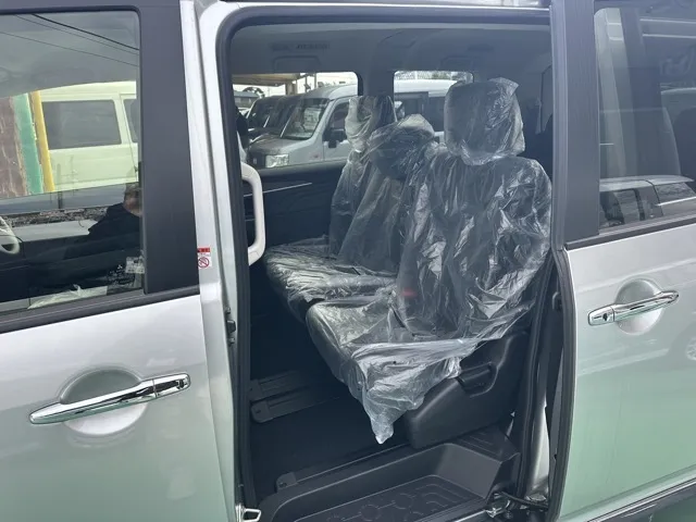 デリカD:5(三菱)Ｐ 8人 ナビ取付PKGⅡ オートステップ付レンタ登録済未使用車 4