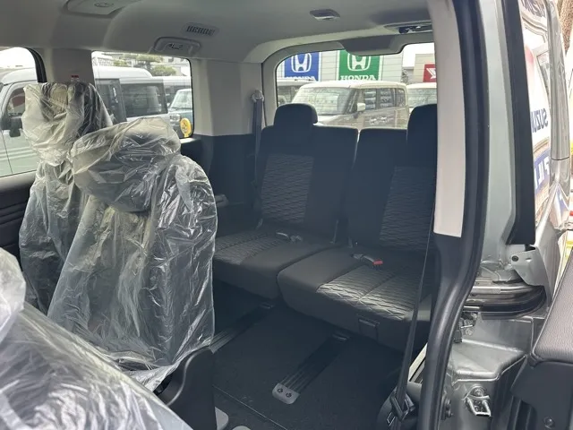 デリカD:5(三菱)Ｐ 8人 ナビ取付PKGⅡ オートステップ付レンタ登録済未使用車 5