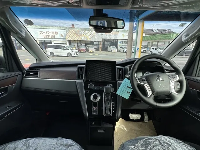 デリカD:5(三菱)Ｐ 8人 ナビ取付PKGⅡ オートステップ付レンタ登録済未使用車 6