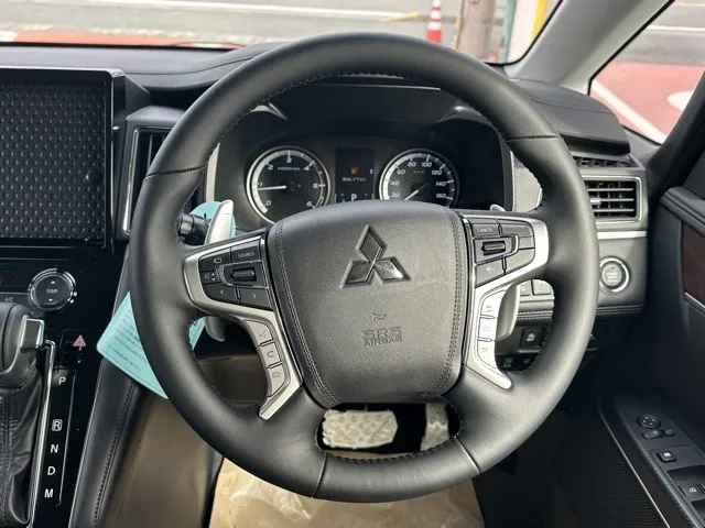 デリカD:5(三菱)Ｐ 8人 ナビ取付PKGⅡ オートステップ付レンタ登録済未使用車 7