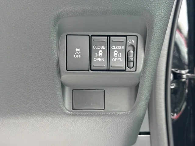 フリード(ホンダ)エアー EX 6人乗新車見本展示無 18