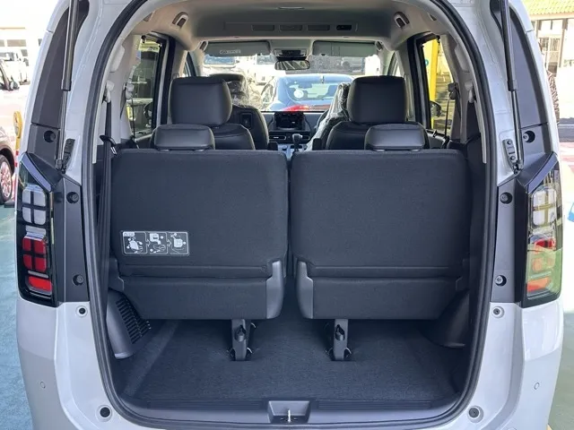 フリード(ホンダ)エアー EX 6人乗新車見本展示無 11