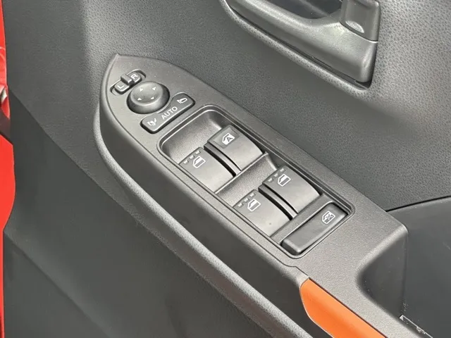 タント(ダイハツ)ファンクロス届出済未使用車 14