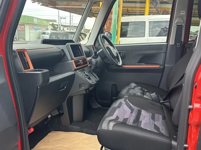 タント(ダイハツ)ファンクロス届出済未使用車 3