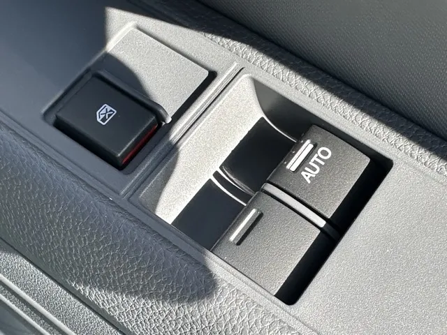 N-VAN(ホンダ)Gタイプ MT ４WD届出済未使用車 12