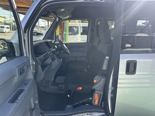 N-VAN(ホンダ)Gタイプ MT ４WD届出済未使用車 3