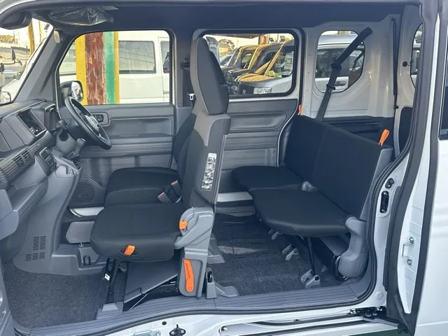 N-VAN(ホンダ)Gタイプ MT ４WD届出済未使用車 4